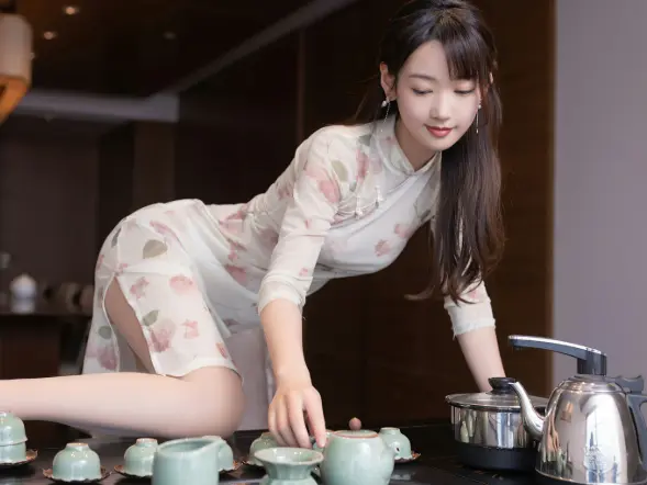 上海黄河路国际饭店蝴蝶酥究竟有多火？排队三小时只为这一口酥脆😱
