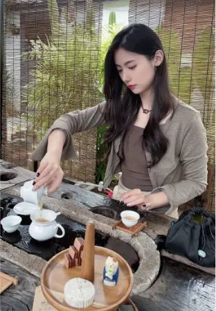 上海浦东美术馆：滨江边上的镜厅，为何让无数人疯狂打卡？